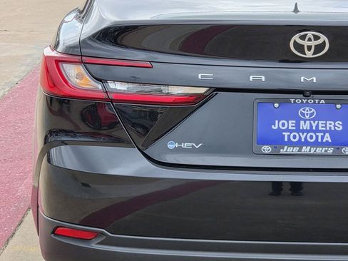 Used 2026 Toyota Camry LE FWD image 10