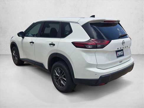 Used 2024 Nissan Rogue S FWD image 7