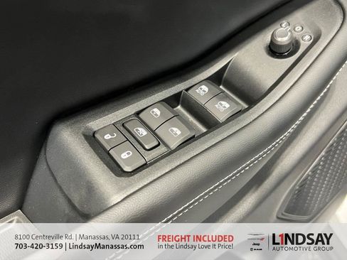 New 2025 Jeep Grand Cherokee Laredo w/ Luxury Tech Group I image 24