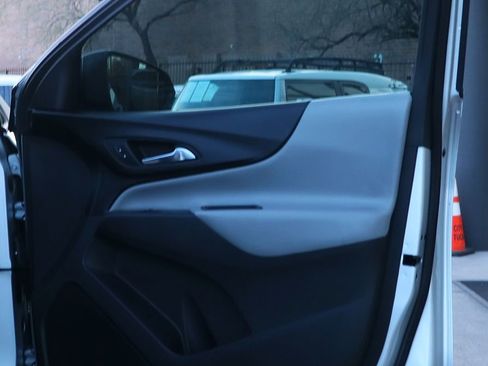 Used 2020 Chevrolet Equinox LS w/ LS Convenience Package image 33