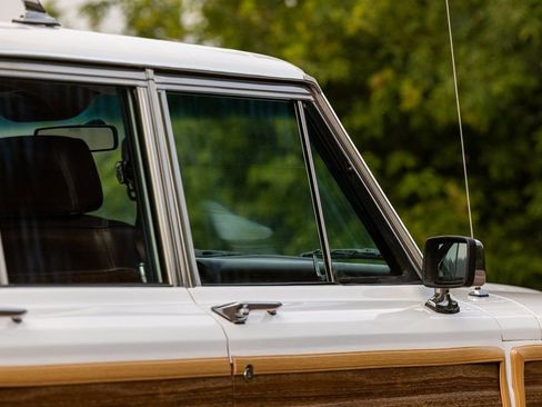Used 1989 Jeep Grand Wagoneer image 46