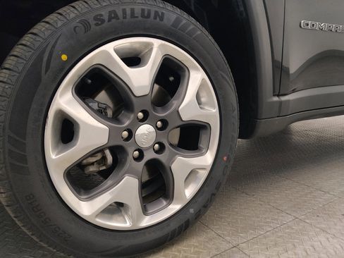 Used 2018 Jeep Compass Limited AWD/4WD image 31
