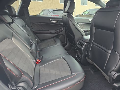 Used 2024 Ford Edge ST-Line image 11