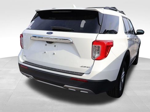 Used 2023 Ford Explorer XLT w/ Equipment Group 202A AWD/4WD image 12