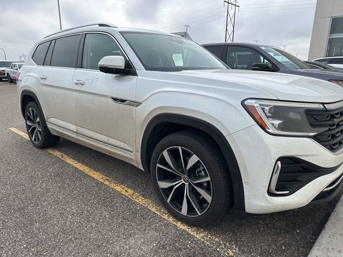 Certified 2026 Volkswagen Atlas SEL Premium R-Line image 2