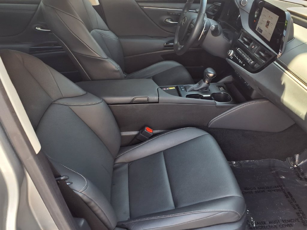 Used 2024 Lexus ES 300h w/ Premium Package FWD image 37