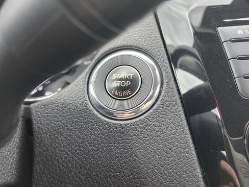 Used 2018 Nissan Rogue SL w/ Premium Package FWD image 9