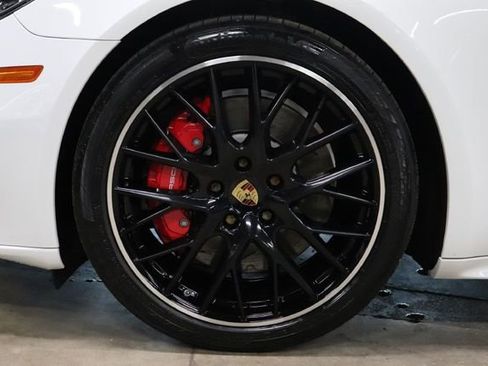 Used 2019 Porsche Panamera GTS AWD/4WD image 38