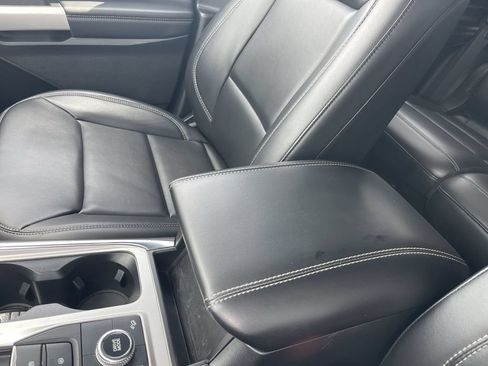 Used 2023 Ford Explorer XLT w/ Equipment Group 202A AWD/4WD image 20