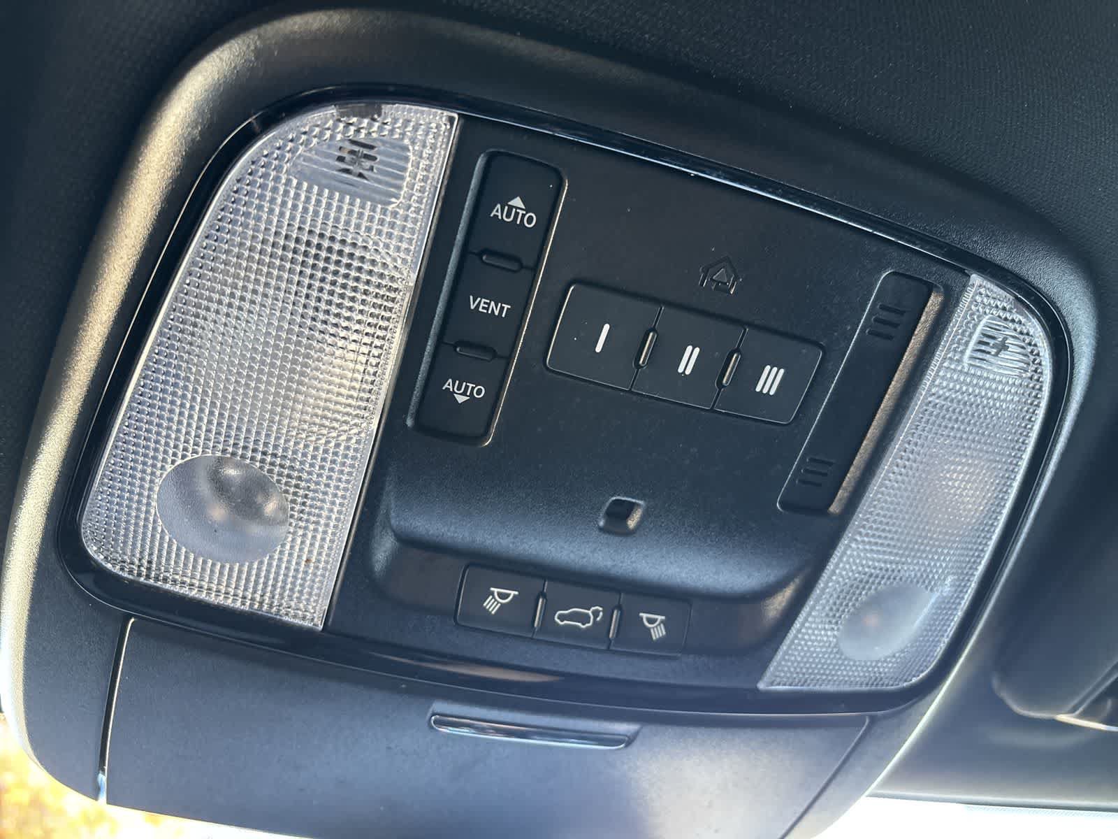 Used 2021 Dodge Durango R/T w/ Blacktop Package AWD/4WD image 26