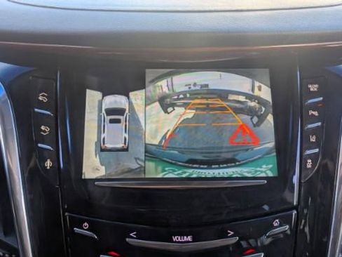 Used 2015 Cadillac Escalade Premium image 40