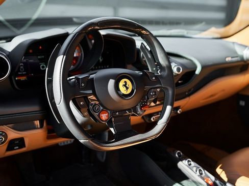 Used 2022 Ferrari F8 Tributo image 37