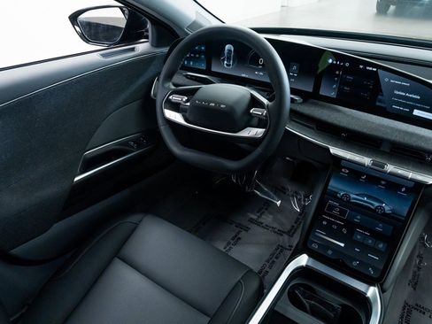 Used 2025 Lucid Air Touring image 10