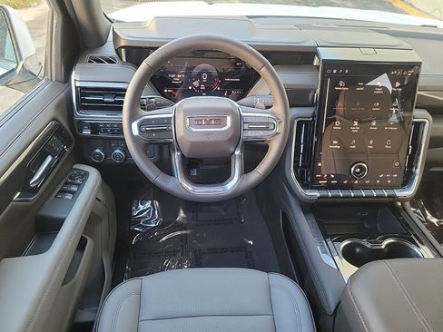 New 2026 GMC Yukon Elevation image 13