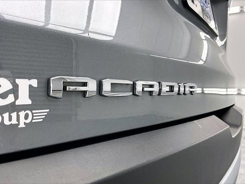 Used 2023 GMC Acadia SLE w/ Driver Convenience Package image 8