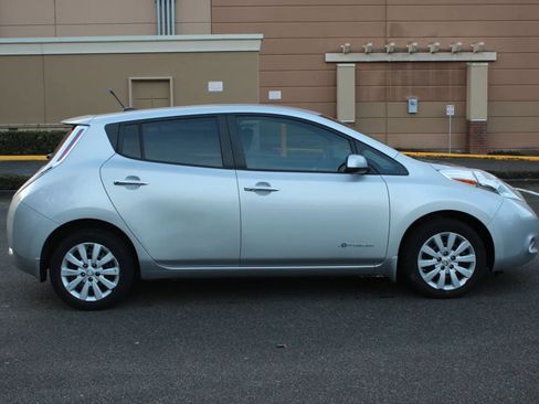 Used 2014 Nissan Leaf S w/ Charge Package image 4