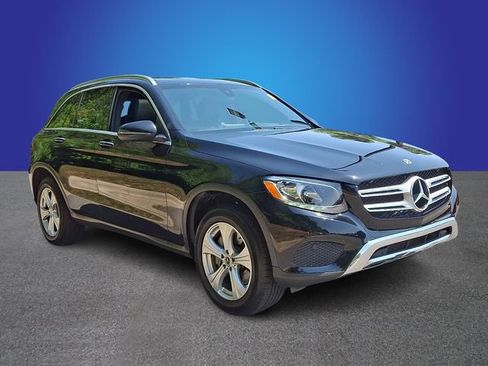 Used 2018 Mercedes-Benz GLC 300 4MATIC image 3