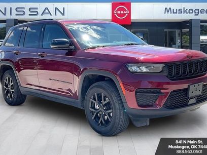 Used 2025 Jeep Grand Cherokee Altitude