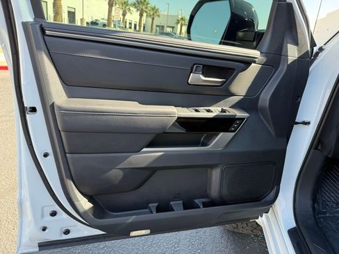 Used 2025 Toyota Tundra Limited AWD/4WD image 22