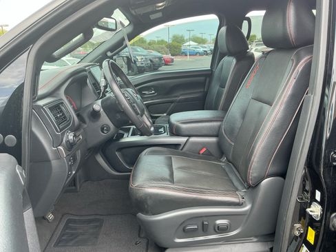 Used 2021 Nissan Titan PRO-4X w/ Pro-4x Convenience Package AWD/4WD image 14