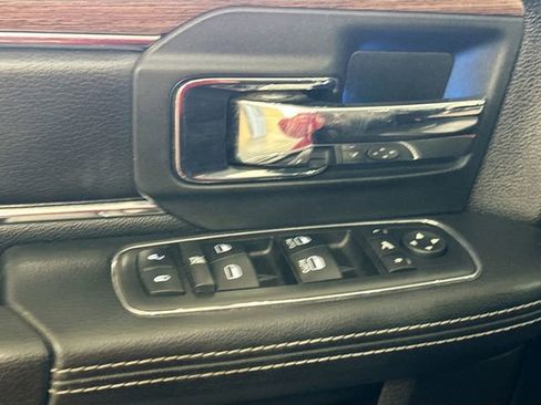 Used 2018 RAM 1500 Laramie w/ Convenience Group image 18
