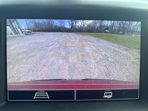 Certified 2023 GMC Acadia SLE w/ Driver Convenience Package AWD/4WD image 16