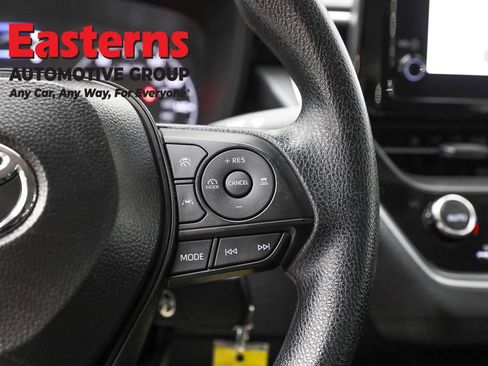 Used 2025 Toyota Corolla LE image 16