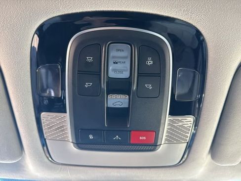 Used 2022 Hyundai Palisade Calligraphy image 33