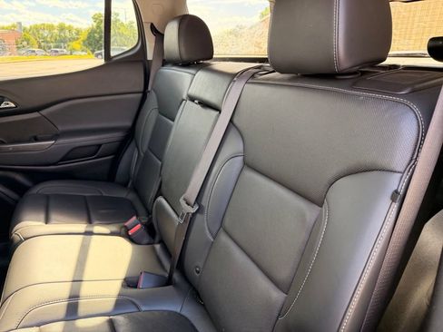 Used 2023 GMC Acadia SLT AWD/4WD image 21