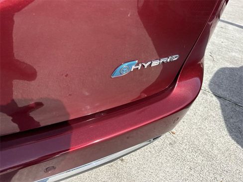 Used 2021 Chrysler Pacifica Touring-L image 25