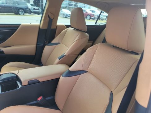 Used 2022 Lexus ES 350 w/ Premium Package FWD image 8