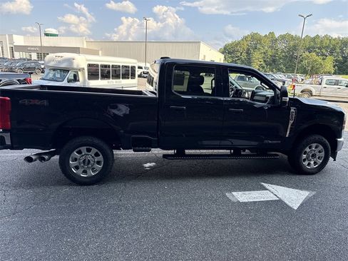 Used 2024 Ford F250 XLT image 8