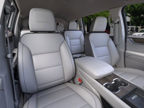 New 2026 GMC Acadia Denali w/ Super Cruise Package image 18