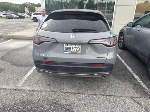 Used 2023 Honda HR-V Sport image 4