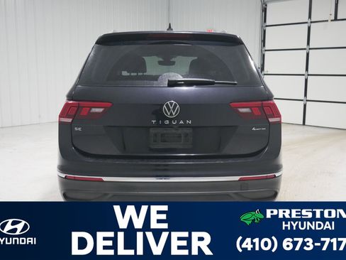 Used 2022 Volkswagen Tiguan SE w/ Panoramic Sunroof Package image 6