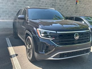 Used 2025 Volkswagen Atlas Cross Sport SE FWD video 1
