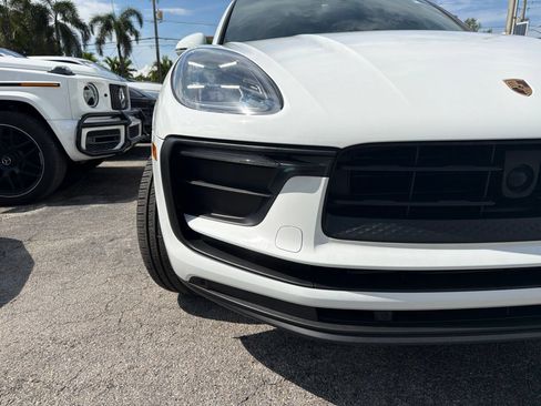 Used 2025 Porsche Macan AWD/4WD image 8