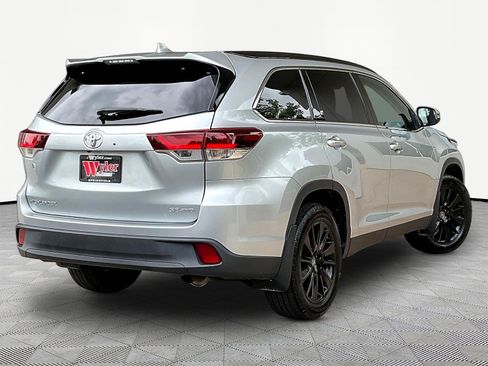 Used 2019 Toyota Highlander SE AWD/4WD image 6