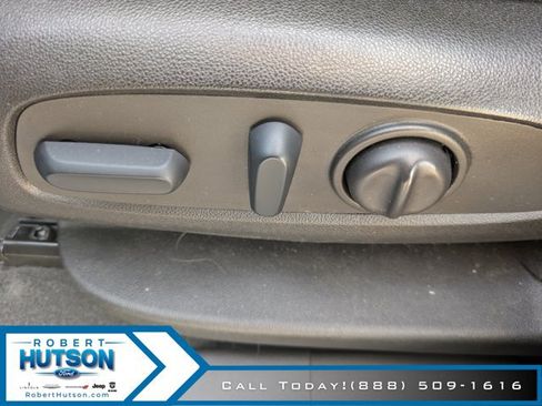 Used 2022 Chevrolet Equinox LT AWD/4WD image 16