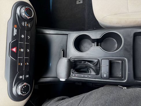 Used 2019 Kia Sorento FWD image 26