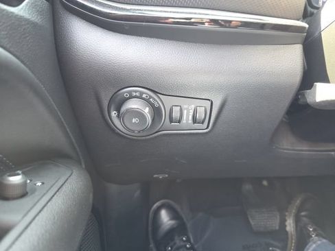 Used 2025 Jeep Compass Limited w/ Driver Assist Group I AWD/4WD image 19