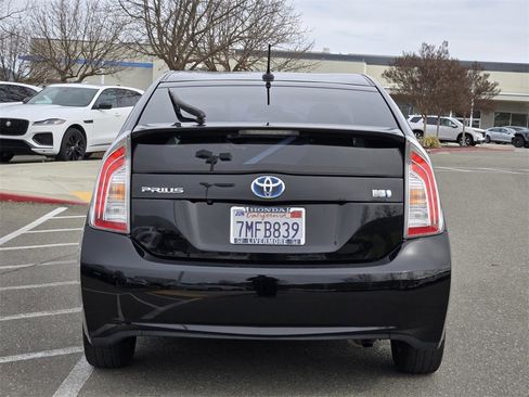 Used 2015 Toyota Prius Three image 5