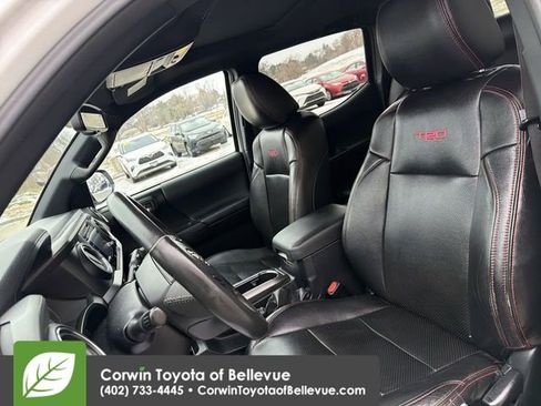 Used 2017 Toyota Tacoma TRD Sport image 15