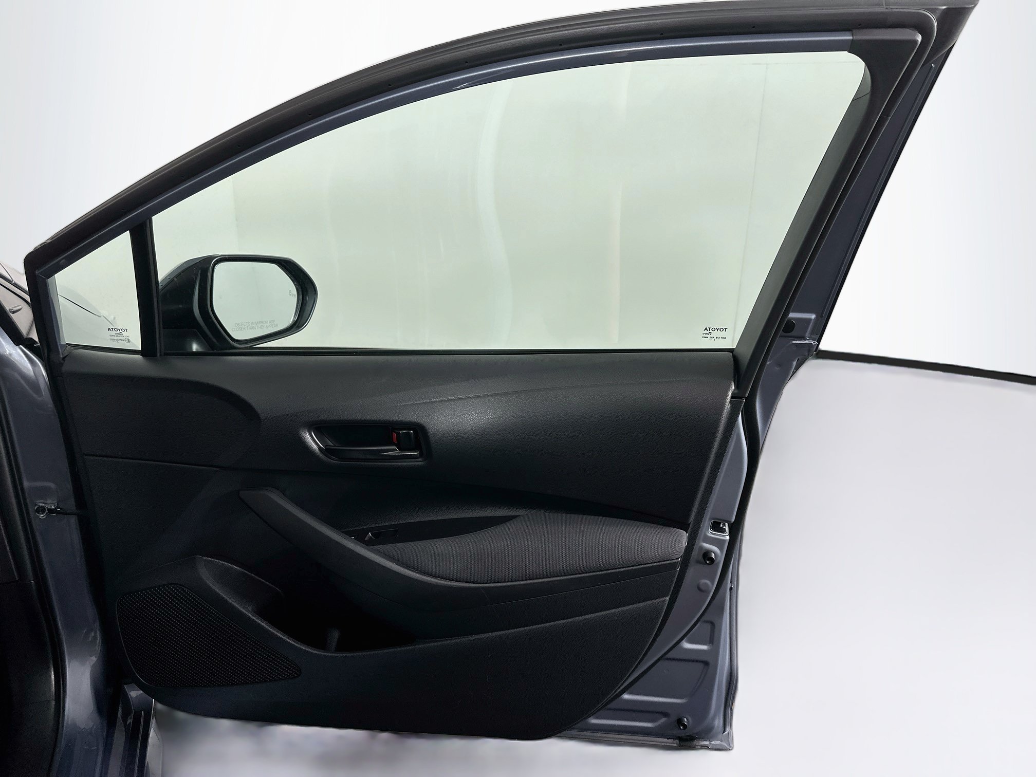 Used 2026 Toyota Corolla LE FWD image 31