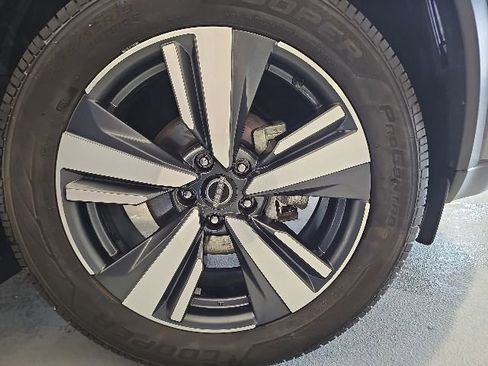Certified 2023 Nissan Rogue SL AWD/4WD image 31