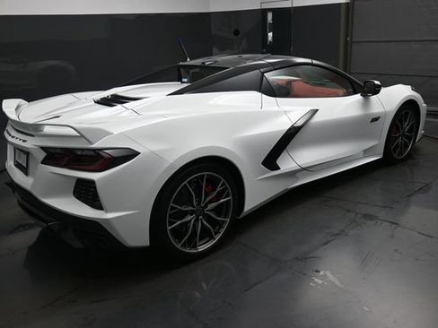 Used 2023 Chevrolet Corvette Stingray Premium Conv w/ Z51 Performance Package RWD image 29