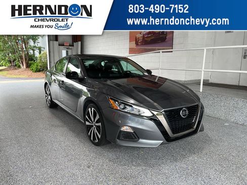Used 2021 Nissan Altima 2.5 SR FWD image 1