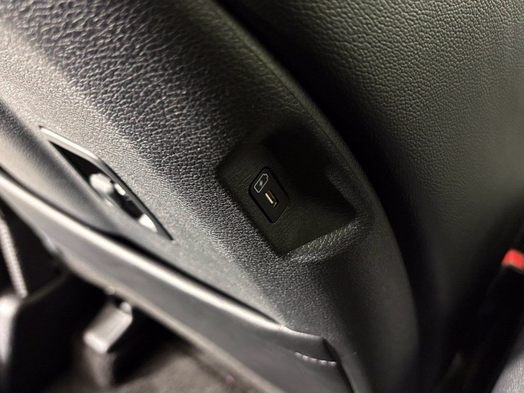 Used 2026 Kia Sportage EX w/ EX Panorama Roof Package FWD image 36