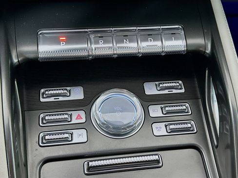 Used 2024 Lincoln Nautilus Reserve w/ Equipment Group 202A image 16