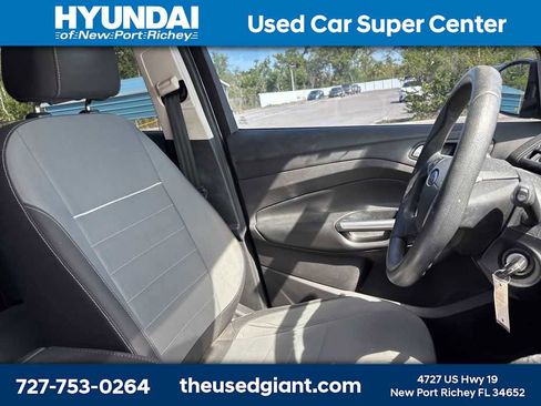 Used 2015 Ford Escape SE w/ Equipment Group 201A image 8